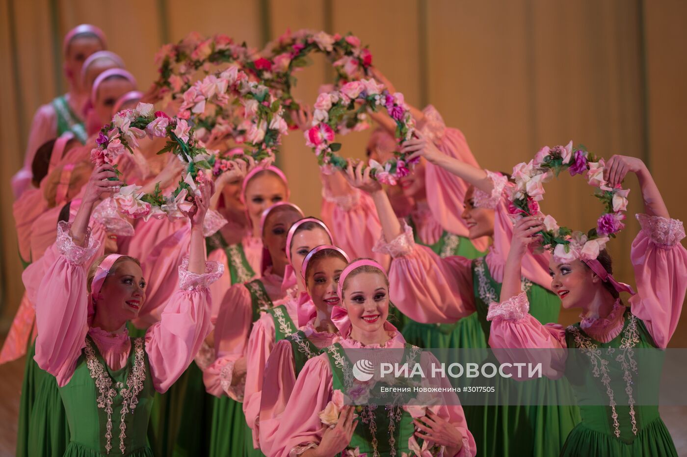 Концерт ансамбля "Березка" имени Н.С.Надеждиной