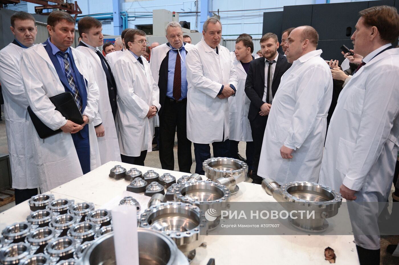 Вице-премьер РФ Дмитрий Рогозин посетил ВМЗ и ВАСО в Воронеже