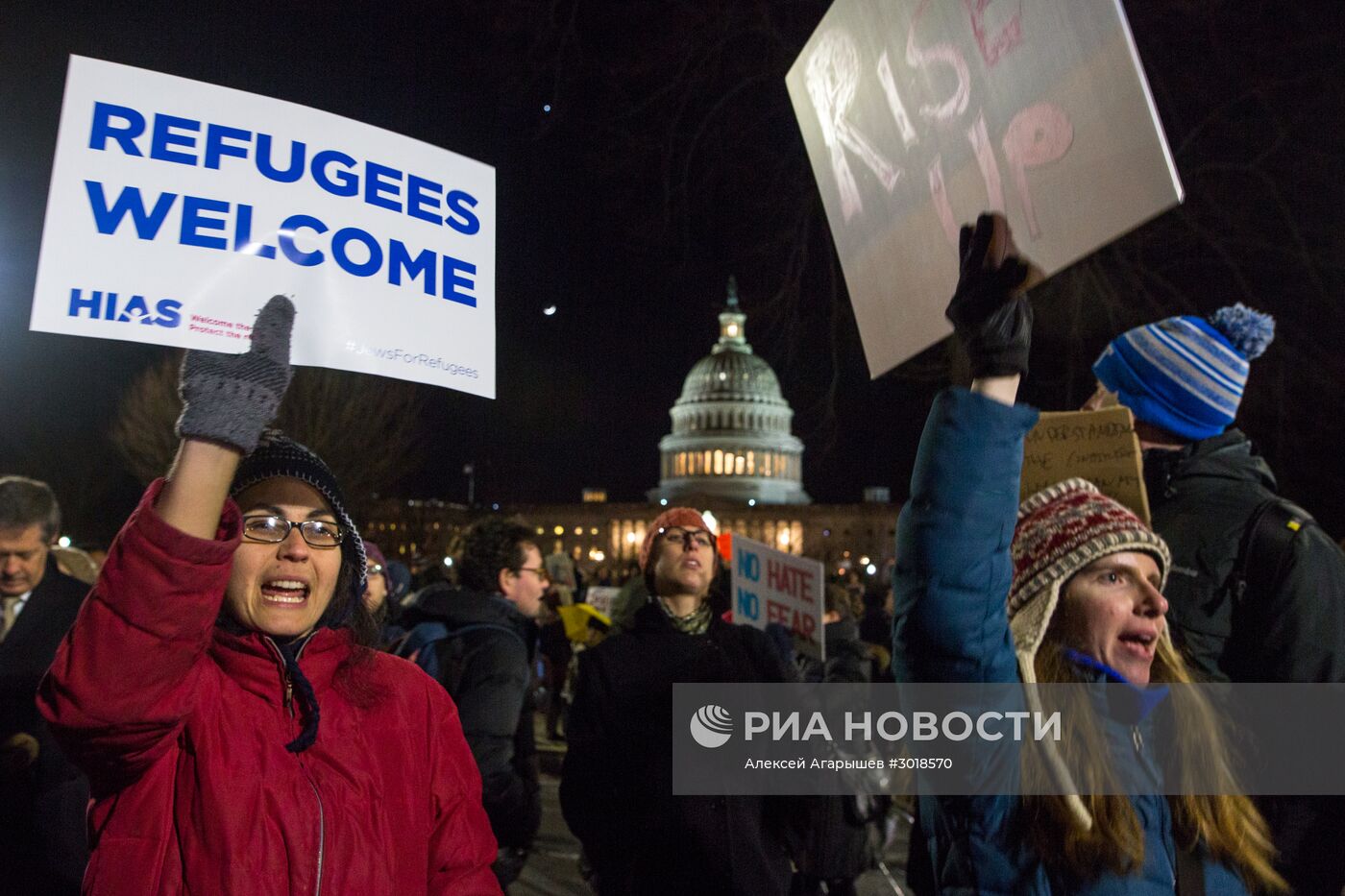 Митинг против указа Трампа об эмигрантах в Вашингтоне