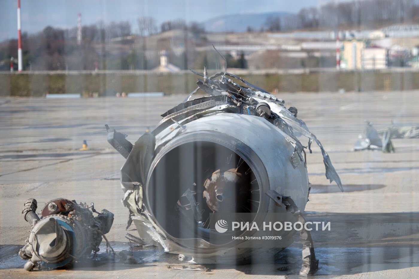 В Сочи продолжаются поиски обломков Ту-154 Минобороны