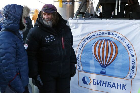 Старт полета Федора Конюхова и Ивана Меняйло на тепловом шаре