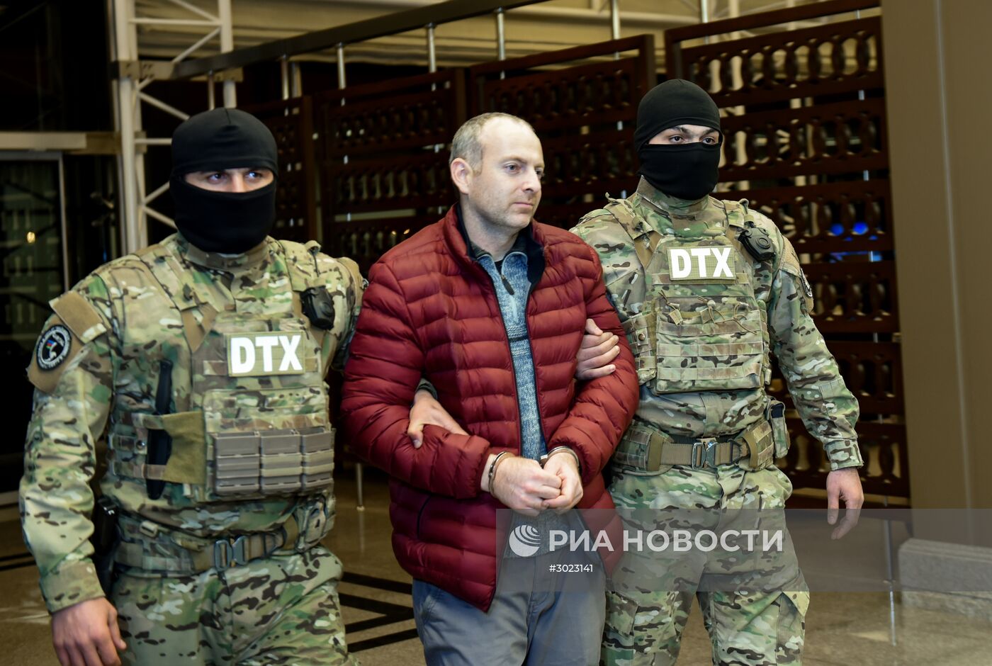 Экстрадированного из Минска блогера Лапшина доставили в Баку