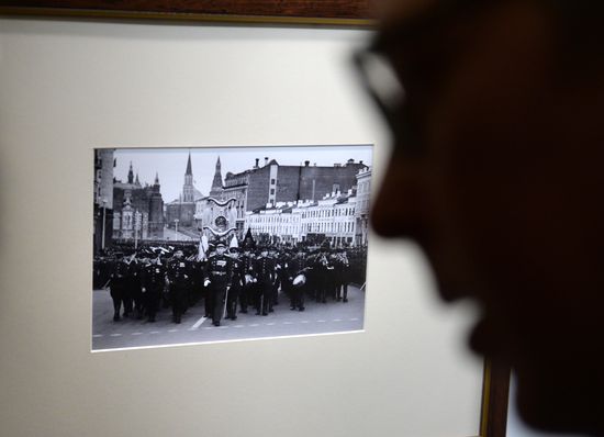 Показ выставки "Портрет музея на фоне истории. Фотографии 1876-2015 гг."
