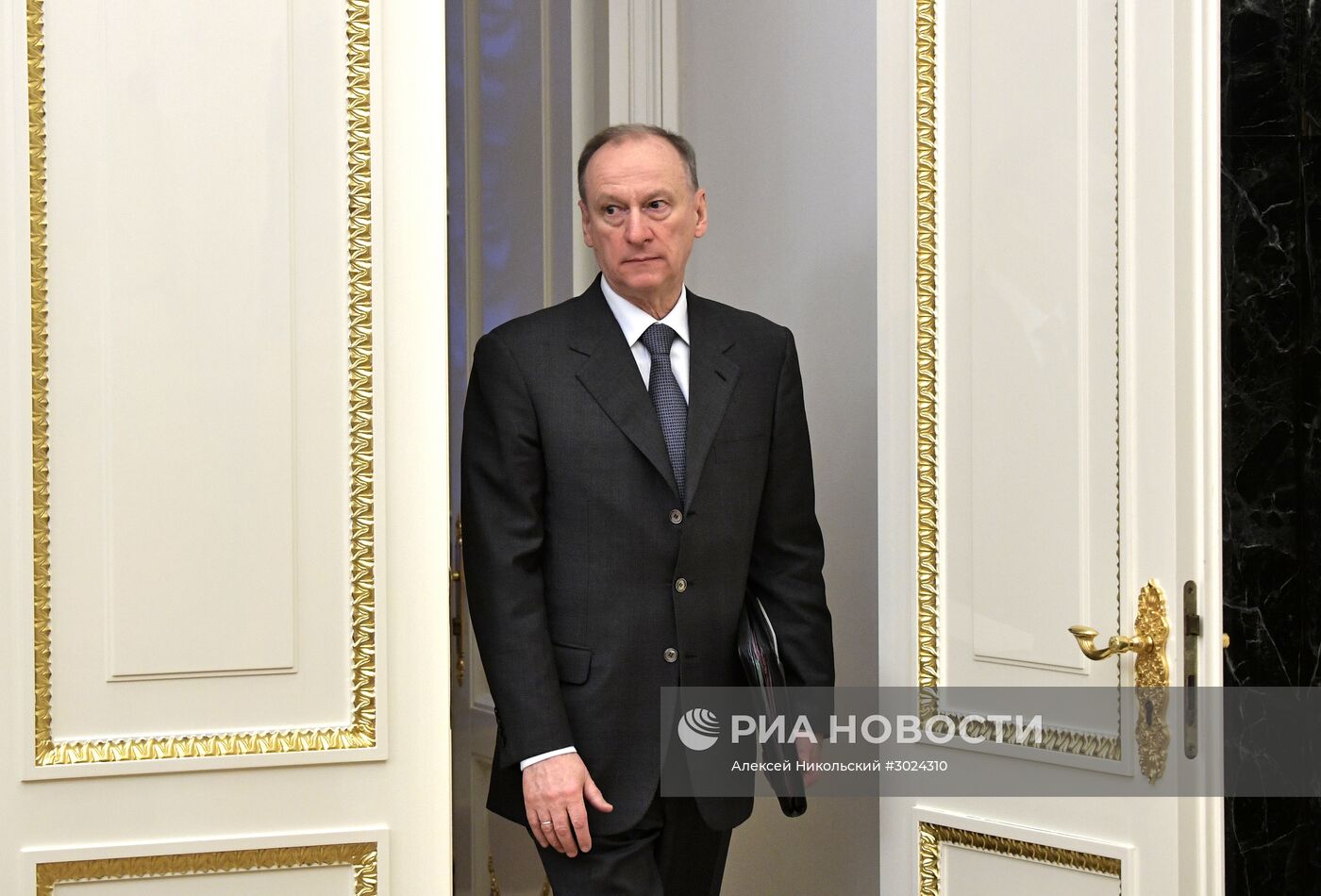 Президент РФ В. Путин провел заседание Совбеза РФ