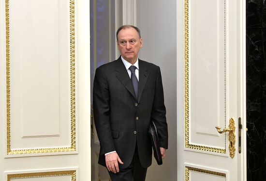 Президент РФ В. Путин провел заседание Совбеза РФ