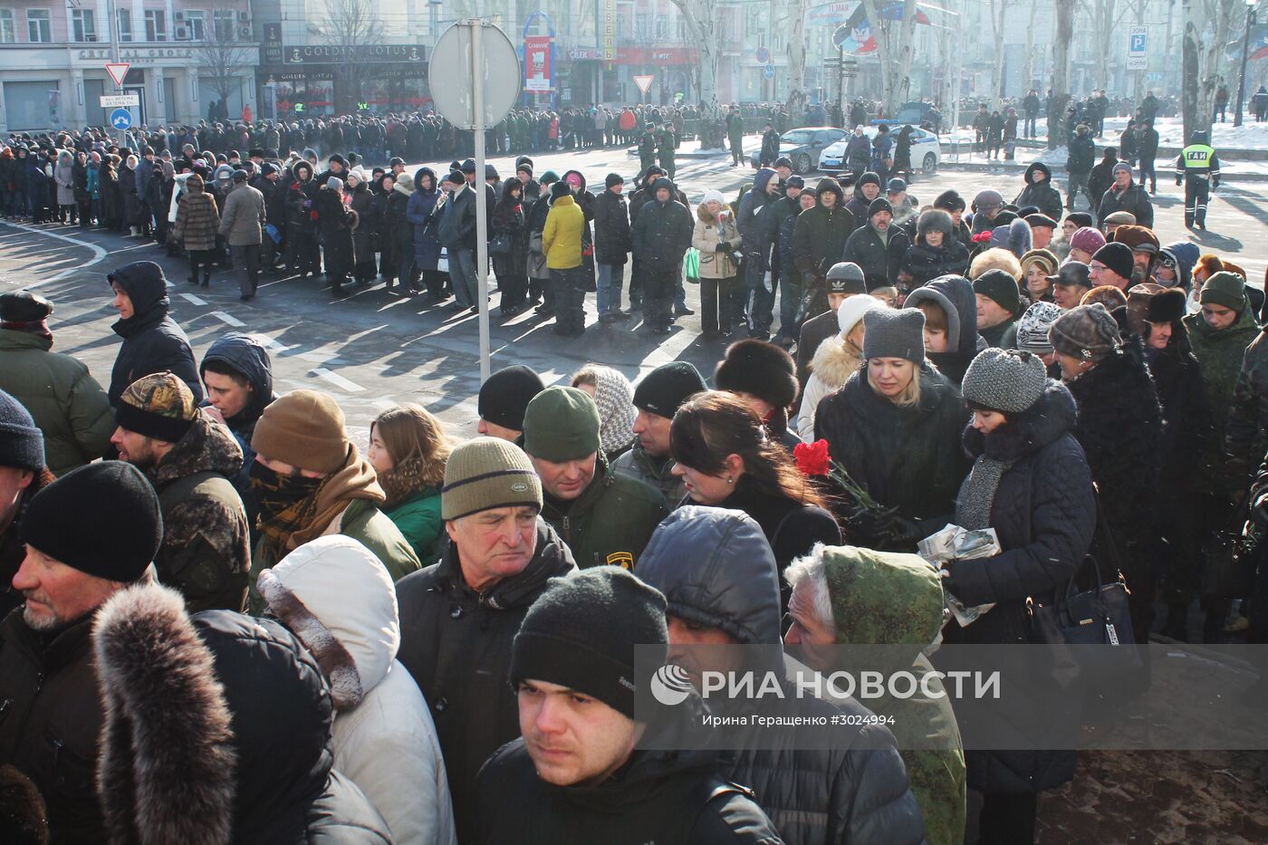 Прощание с командиром батальона "Сомали" М. Толстых ("Гиви") в Донецке