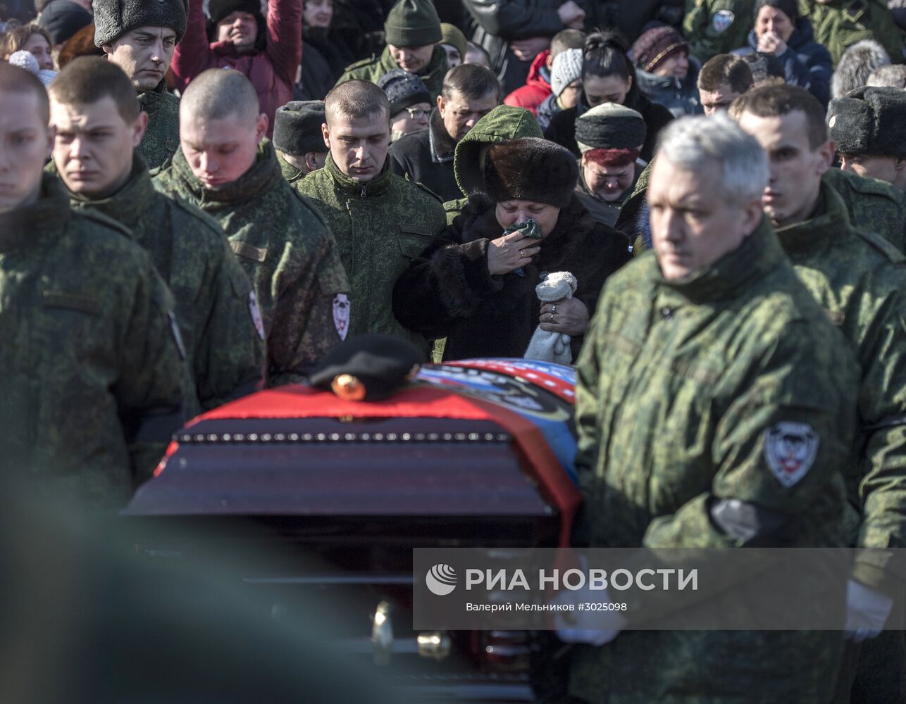 Прощание с командиром батальона "Сомали" М. Толстых ("Гиви") в Донецке