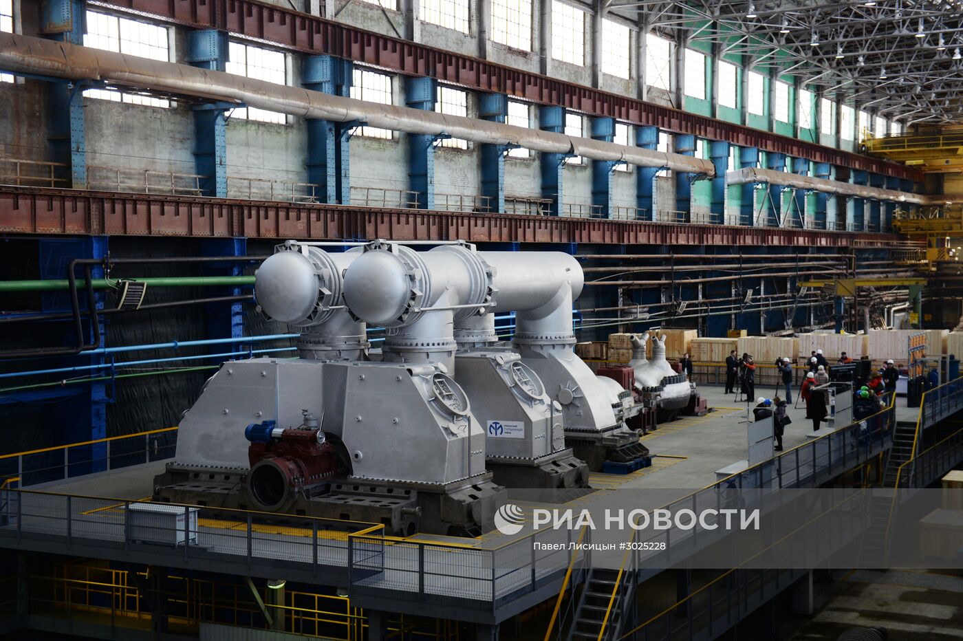 Церемония передачи самой крупной в мире паровой турбины Т-295 в Екатеринбурге