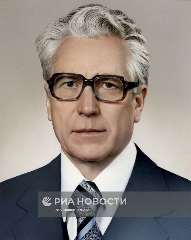 Первый зампредседателя Президиума ВС СССР П.Н.Демичев