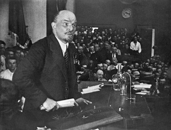 В.И.Ленин на 2-ом конгрессе Коминтерна