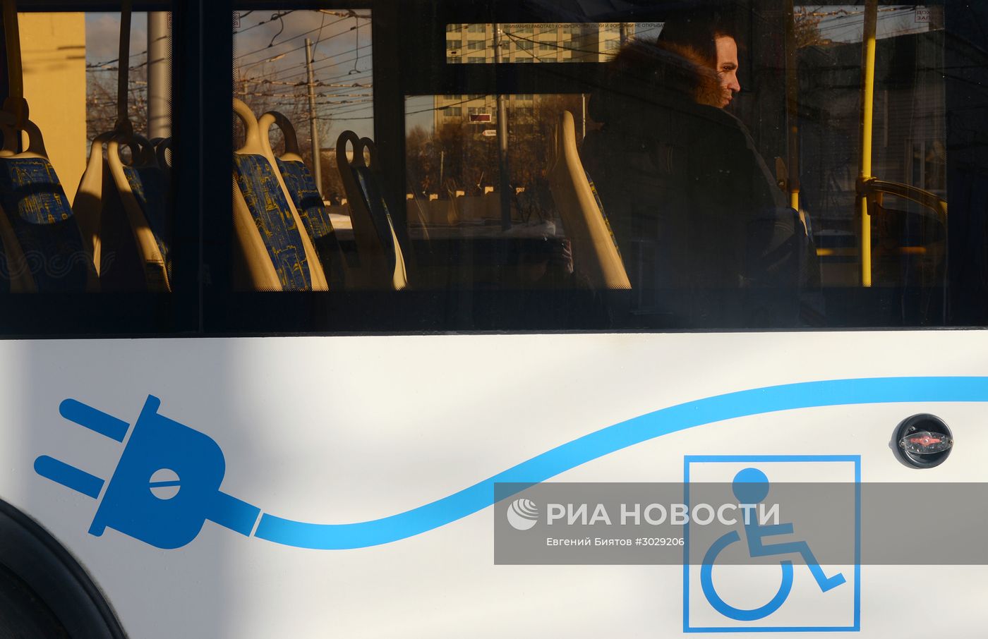 Электробус российского производства вышел на маршрут