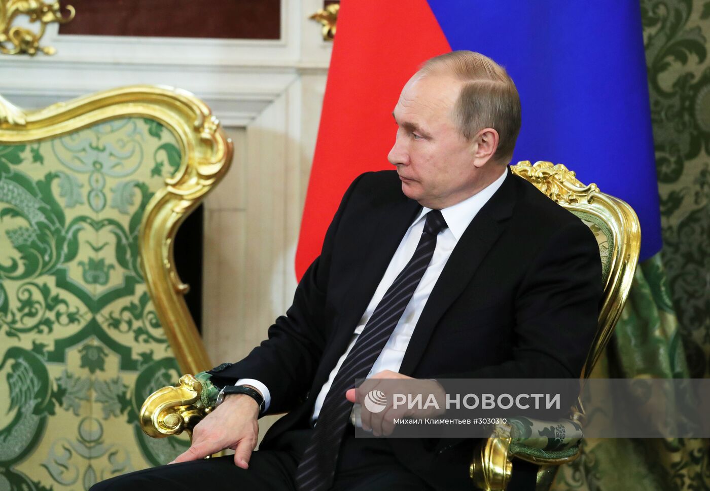 Президент РФ В. Путин встретился с президентом Уругвая Т. Васкесом