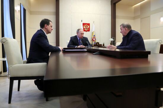 Президент РФ В. Путин встретился с министром культуры РФ В. Мединским и гендиректором ГАБТ В. Уриным