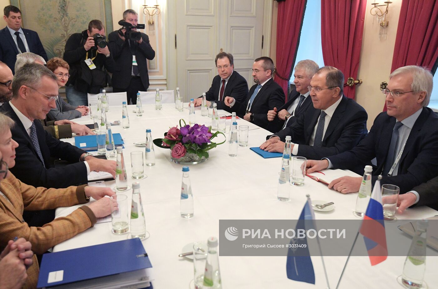 Встреча министра иностранных дел РФ С. Лаврова с генеральным секретарем НАТО Й. Столтенбергом