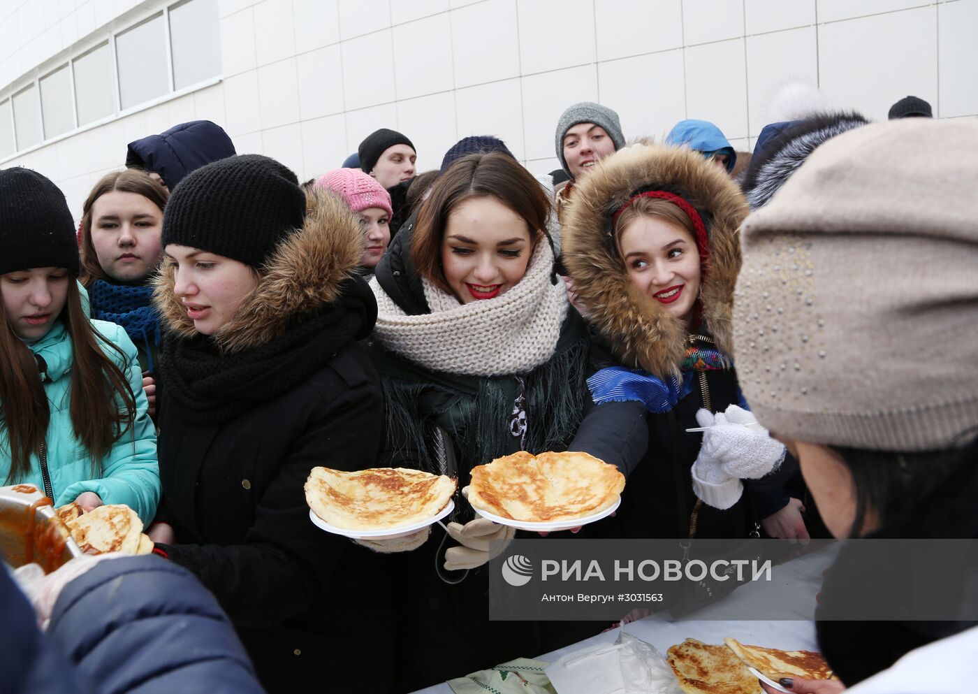 Массовое масленичное гуляние "Блинно-сырное веселье" в Белгороде