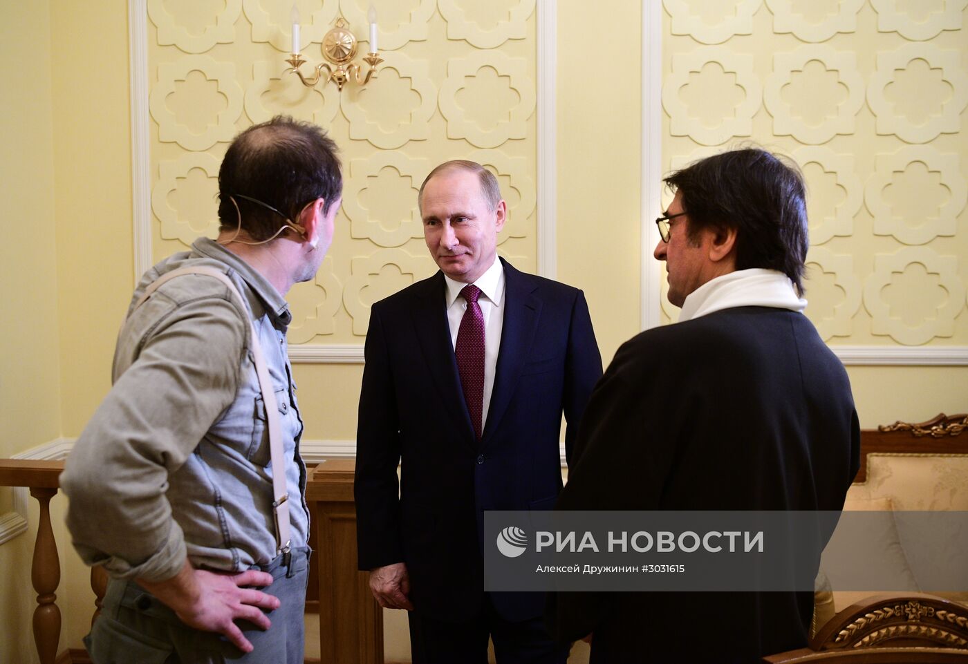 Президент РФ В. Путин побывал в Сочи на спектакле, открывающем Международный фестиваль искусств