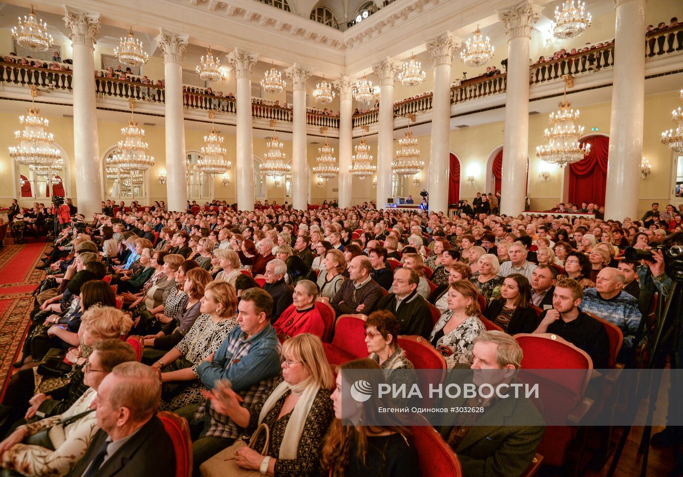 Финал Международного фестиваля национальной патриотической песни "Красная гвоздика 2016"