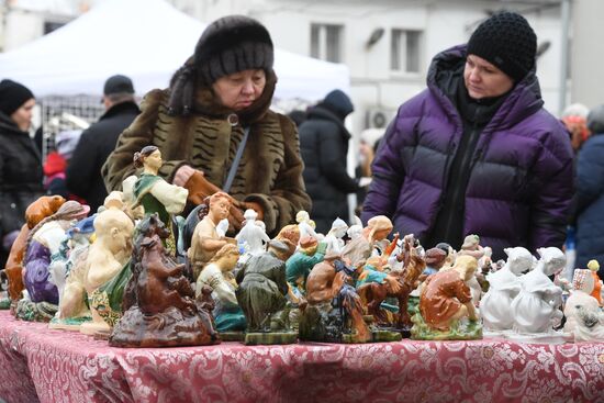 Городской блошиный рынок в Музее Москвы