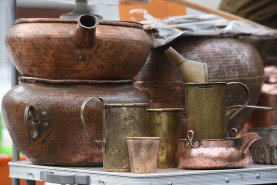 Городской блошиный рынок в Музее Москвы