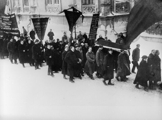 Октябрьские дни в Москве. Похороны красногвардейцев