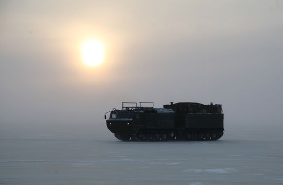 Испытания новых и перспективных образцов вооружения, военной и специальной техники в условиях Арктики