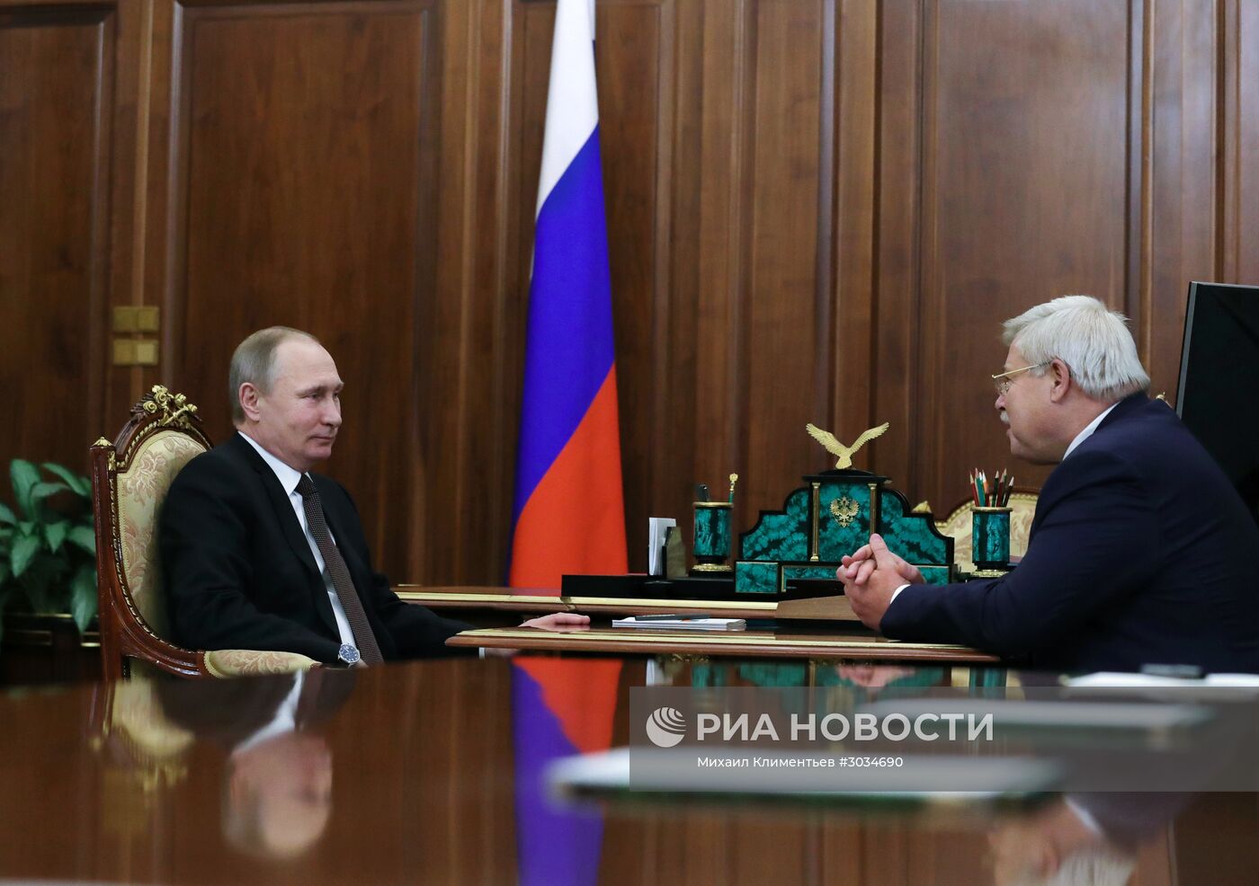 Президент РФ В. Путин встретился с губернатором Томской области С. Жвачкиным
