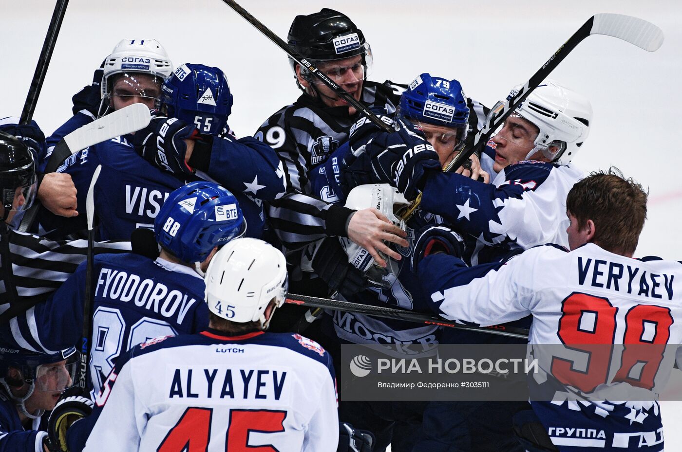 Хоккей. КХЛ. Матч "Динамо" (Москва) - "Торпедо"