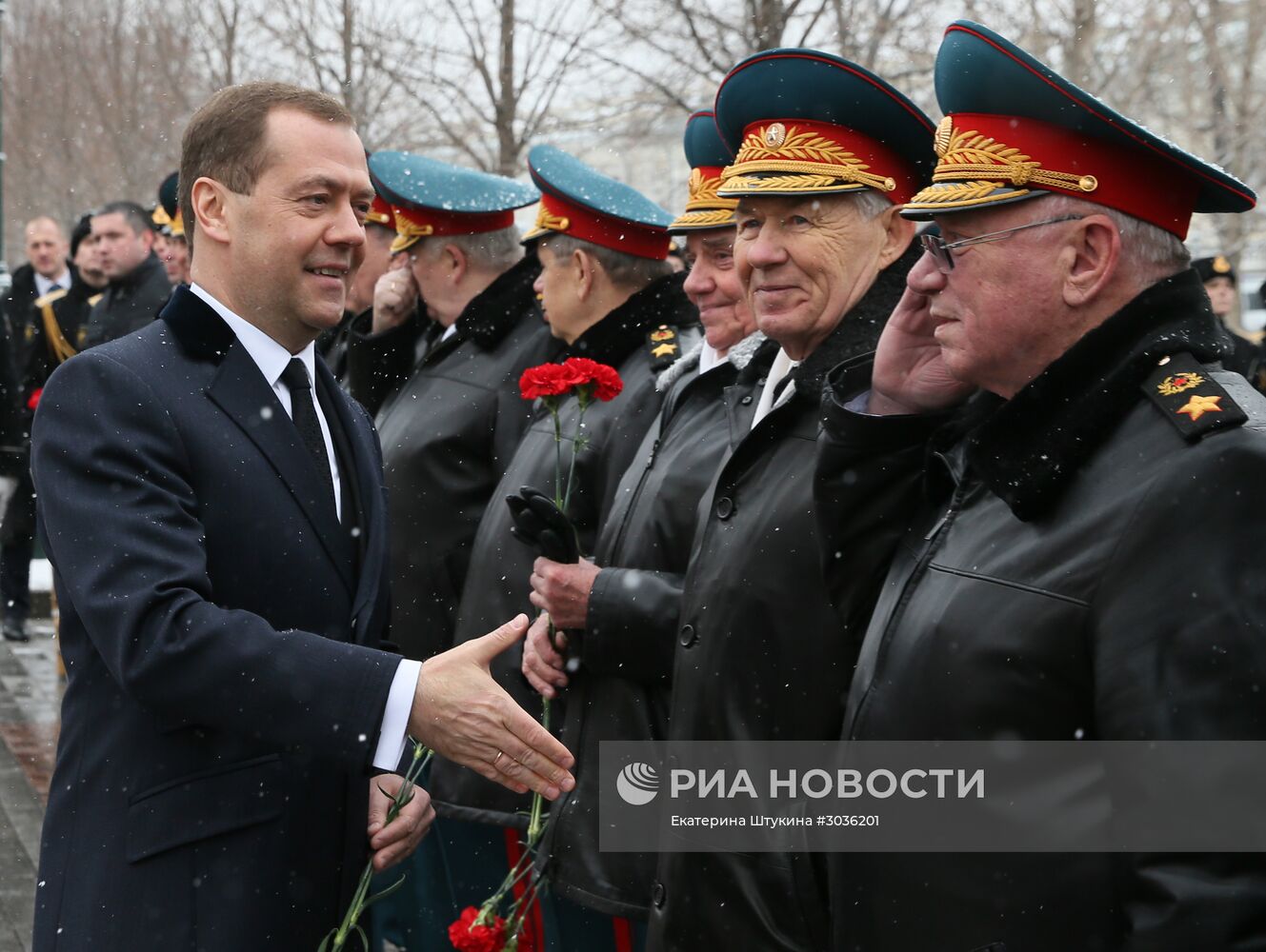 Церемония возложения венка к Могиле Неизвестного Солдата в День защитника Отечества