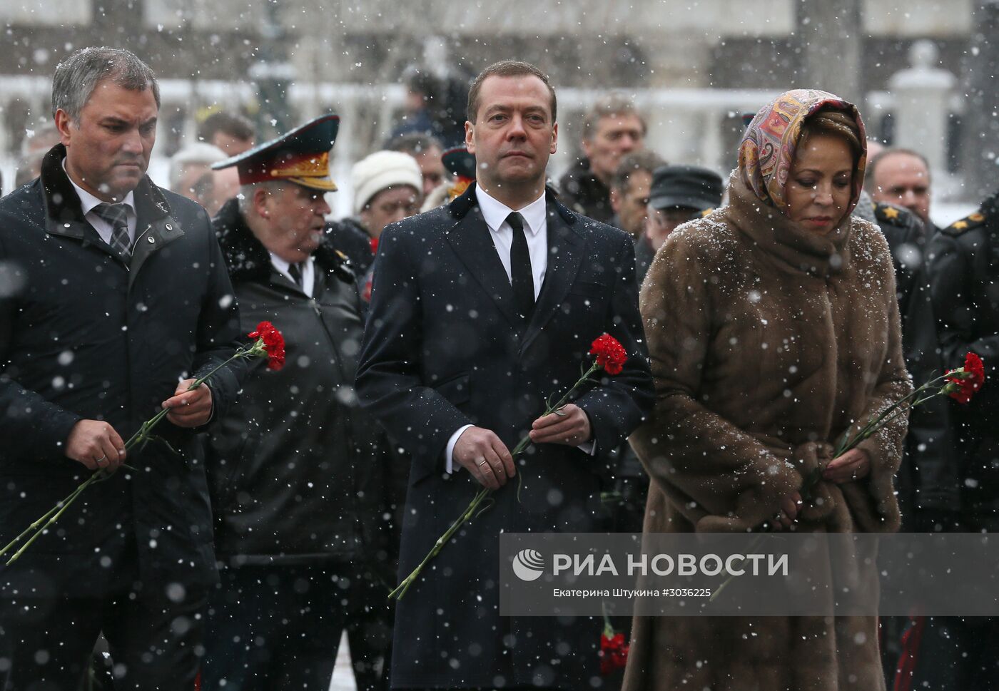 Церемония возложения венка к Могиле Неизвестного Солдата в День защитника Отечества