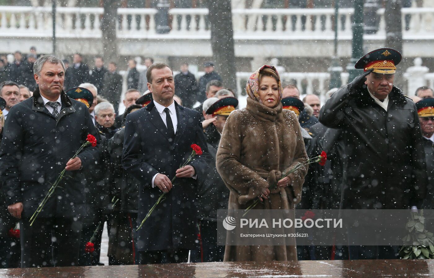 Церемония возложения венка к Могиле Неизвестного Солдата в День защитника Отечества