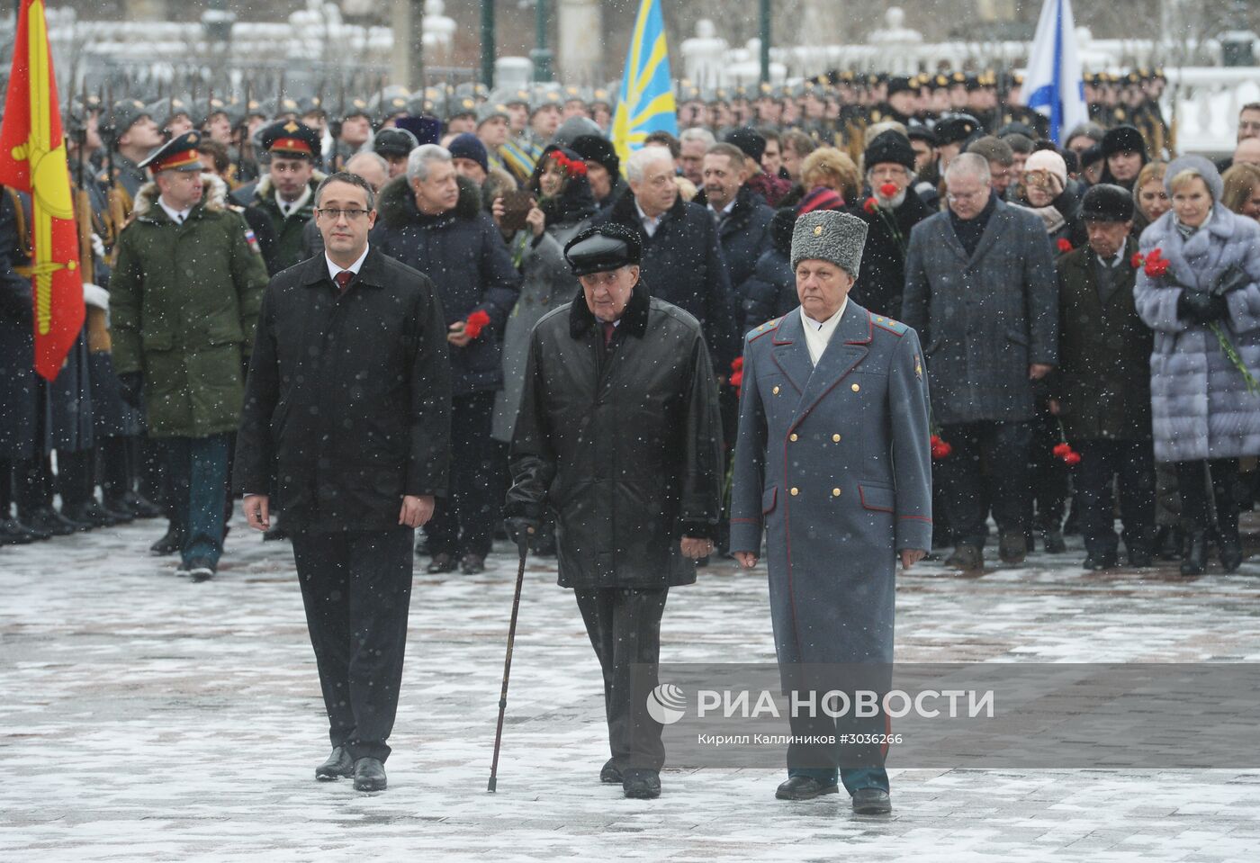 Церемония возложения венка к Могиле Неизвестного Солдата в День защитника Отечества