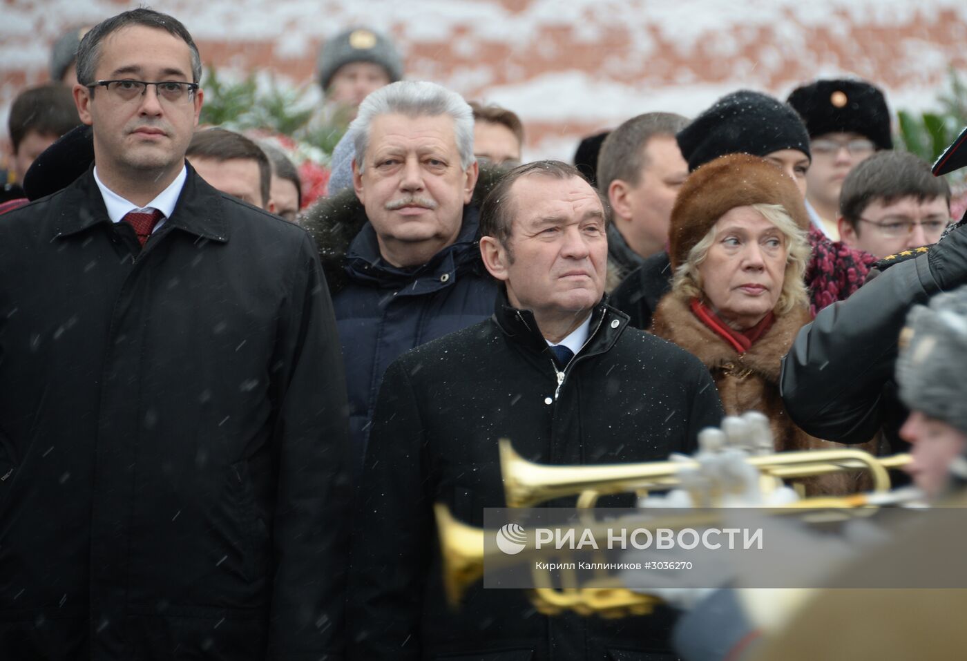 Церемония возложения венка к Могиле Неизвестного Солдата в День защитника Отечества