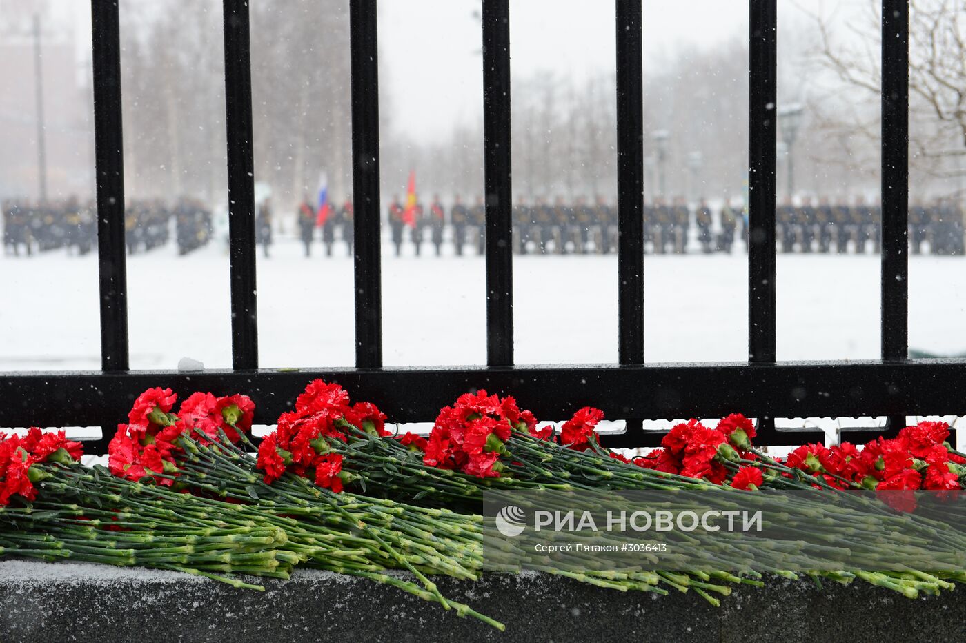 Церемония возложения венка к Могиле Неизвестного Солдата в День защитника Отечества