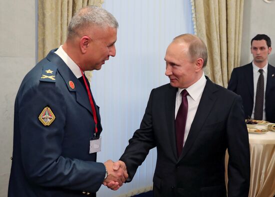 Президент РФ В. Путин встретился с руководителями делегаций государств – участников III зимних Всемирных военных игр