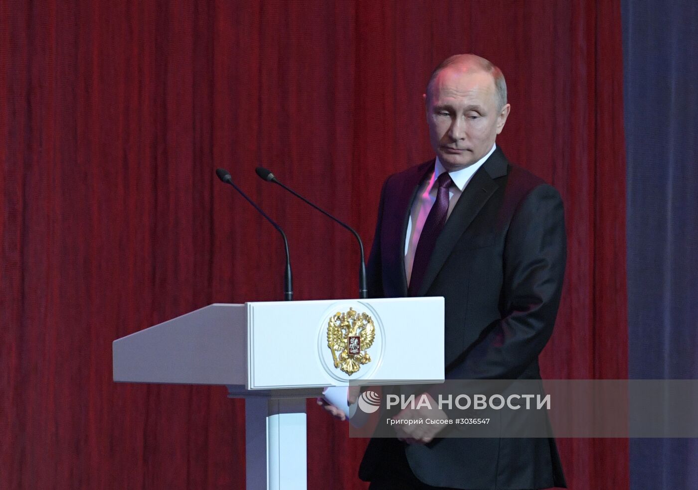 Президент РФ В. Путин принял участие в торжественном вечере, посвящённом Дню защитника Отечества