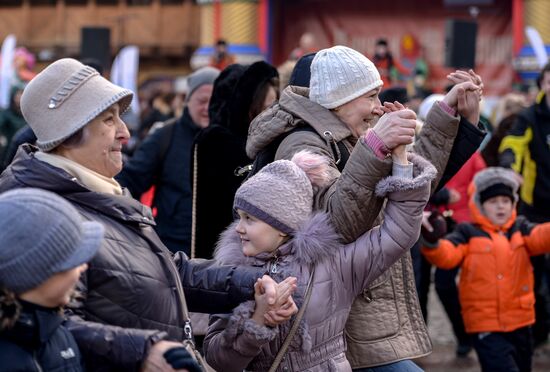 Масленичные гуляния в Москве