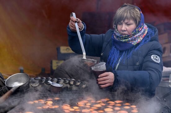 Масленичные гуляния в Москве