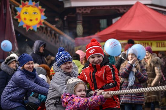 Масленичные гуляния в Москве