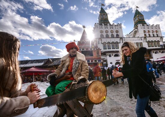 Масленичные гуляния в Москве