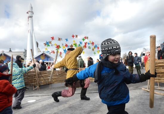 Масленичные гуляния в Москве