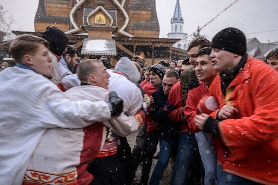 Масленичные гуляния в Москве