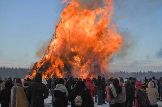 Празднование Масленицы в Никола-Ленивце