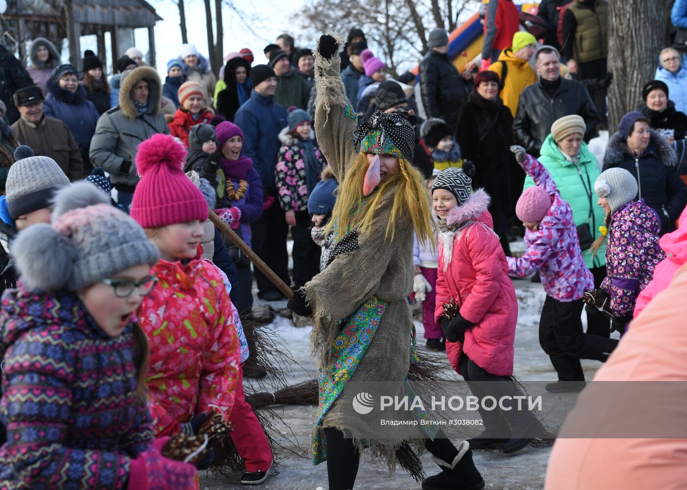 Празднование Масленицы в городах России