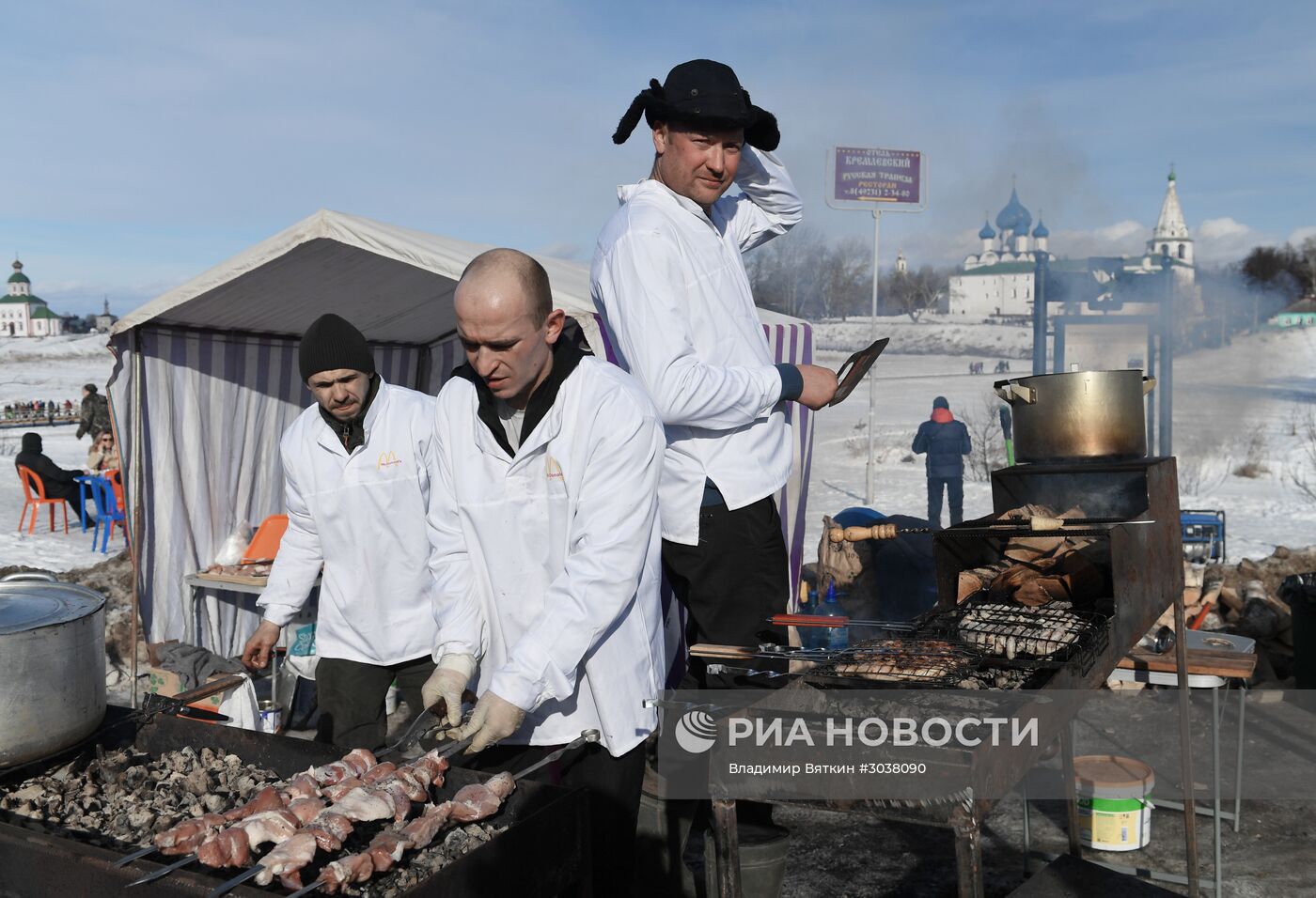 Празднование Масленицы в городах России