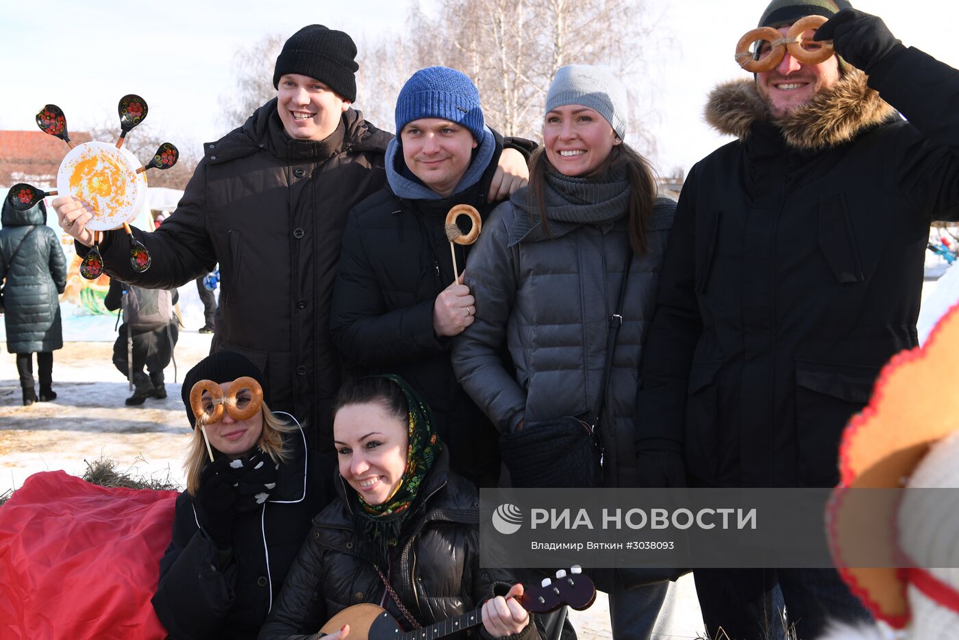 Празднование Масленицы в городах России