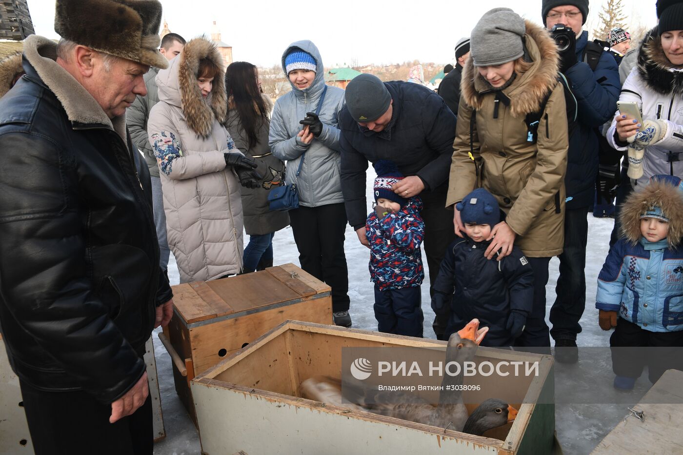 Празднование Масленицы в городах России