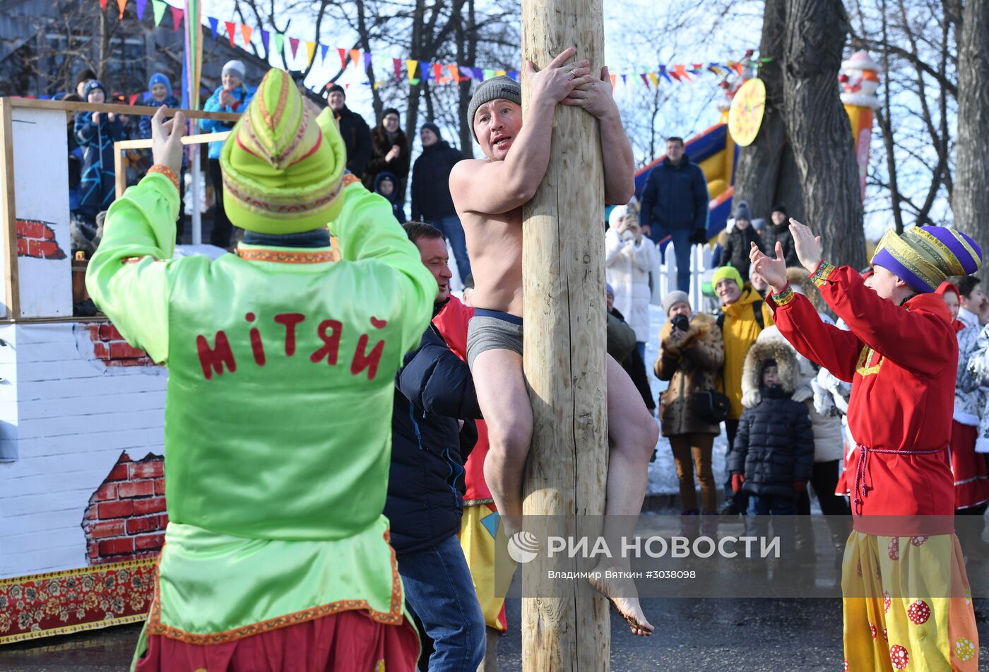 Празднование Масленицы в городах России