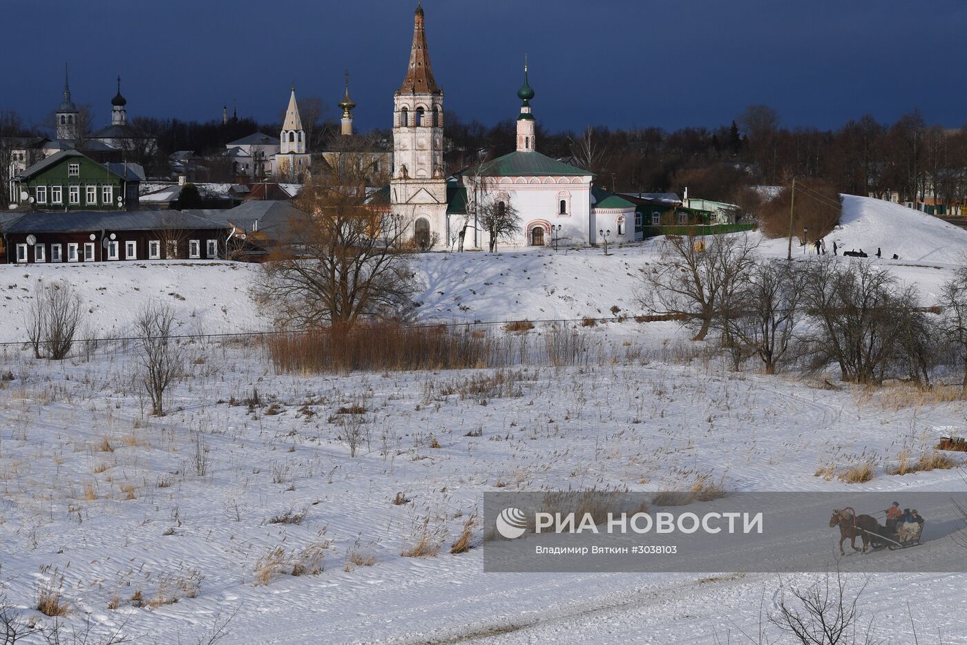 Празднование Масленицы в городах России