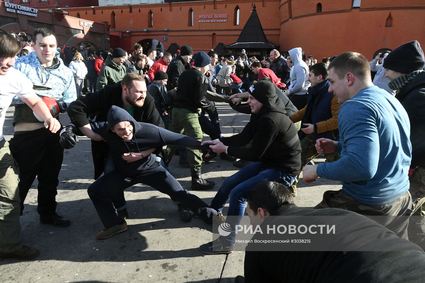 Масленичные гуляния в Москве