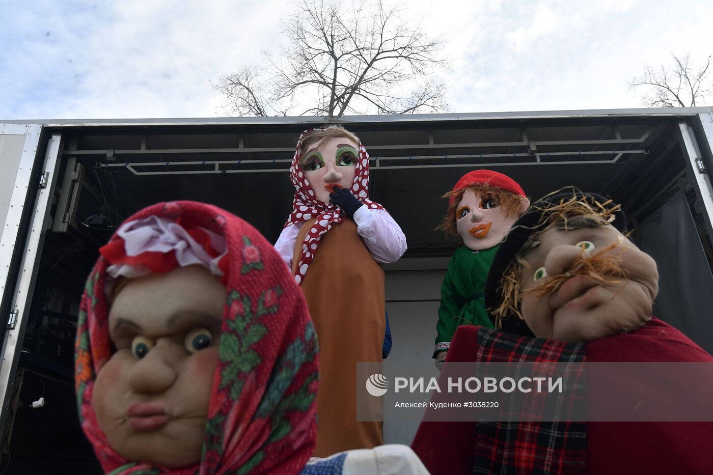 Празднование Масленицы в городах России